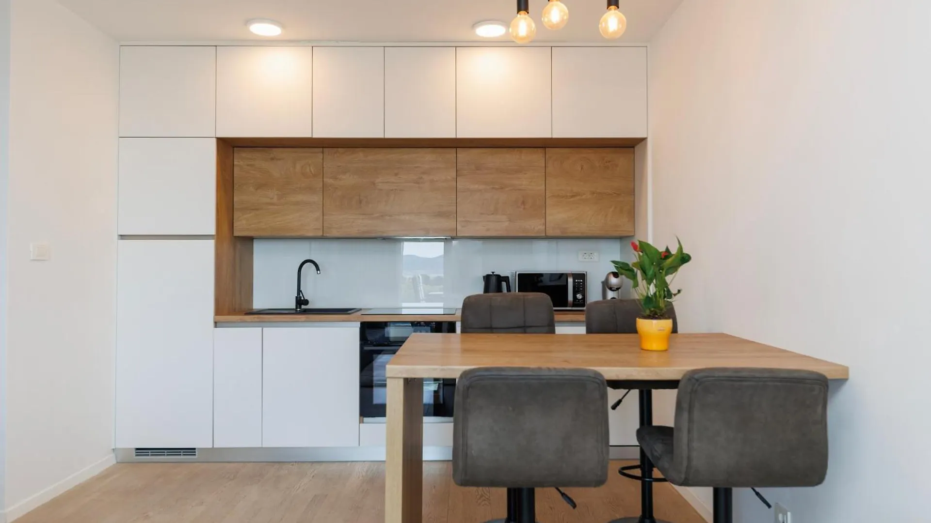 365 Sunsets Apartment By Belmont Realty 자다르