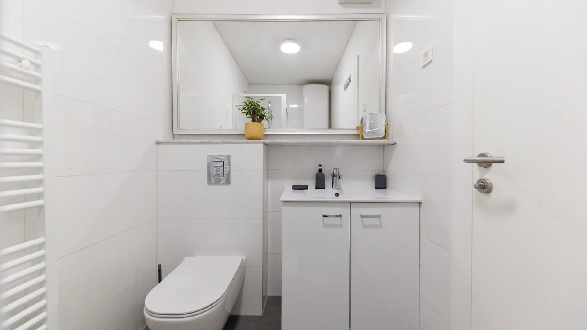 365 Sunsets Apartment By Belmont Realty 자다르
